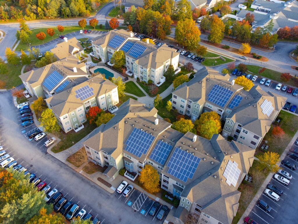 Come migliorare la performance dei fotovoltaici in estate: massimizza l’energia solare - camer energy group - camer lecce